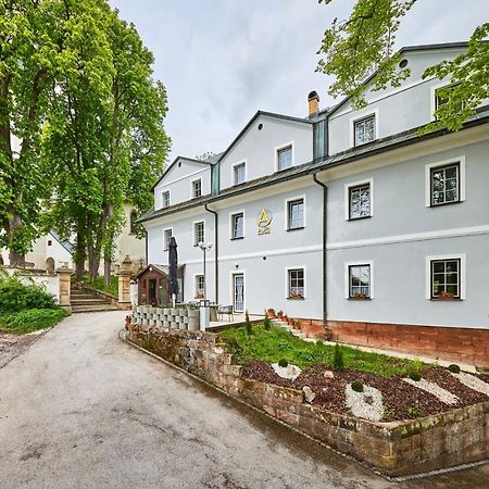 Hotel Auri Rudník Екстериор снимка