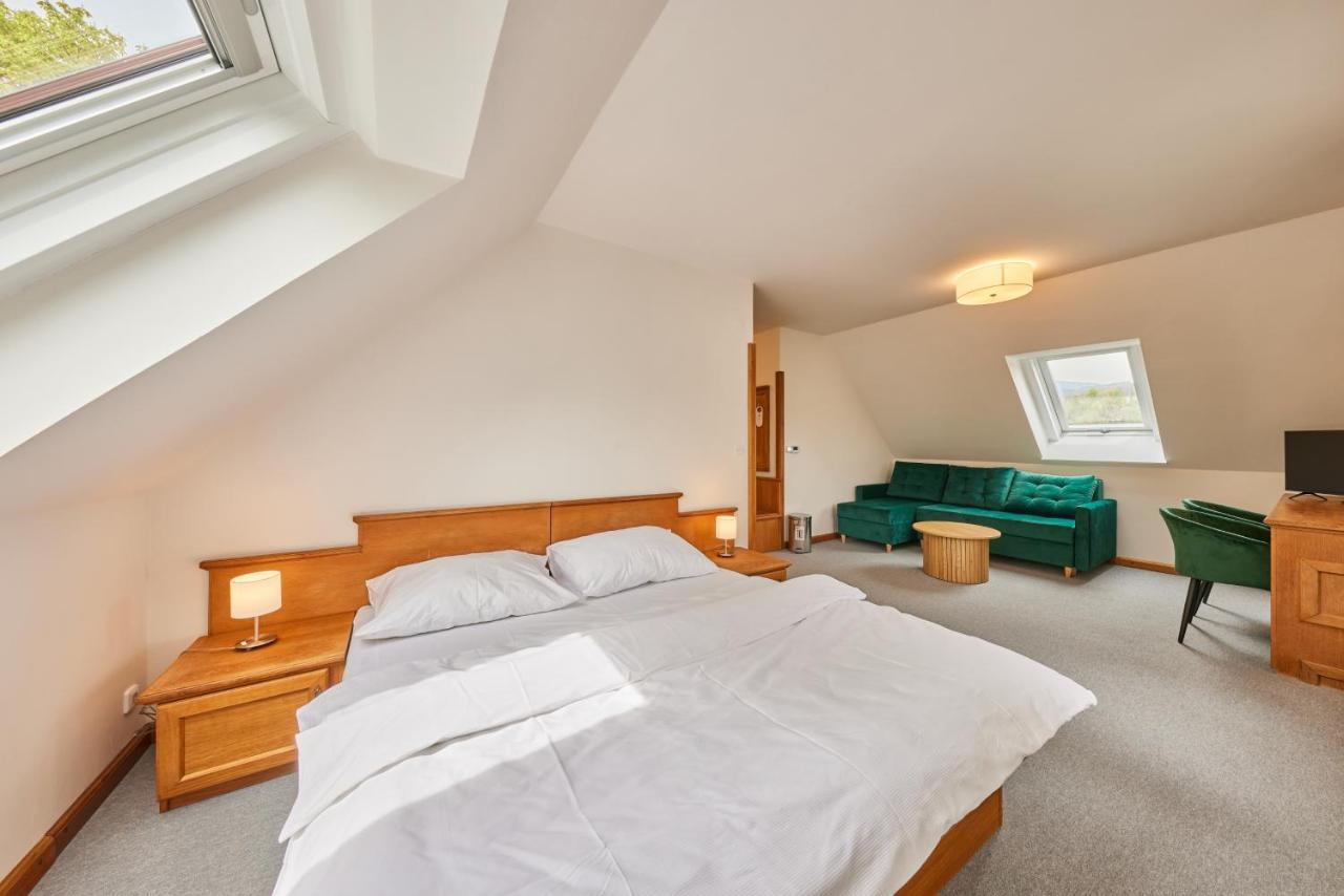 Hotel Auri Rudník Екстериор снимка