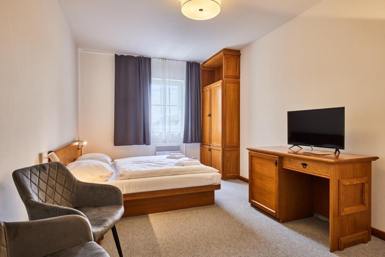 Hotel Auri Rudník Екстериор снимка