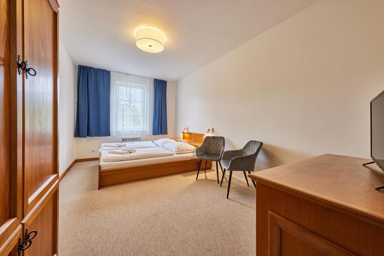 Hotel Auri Rudník Екстериор снимка