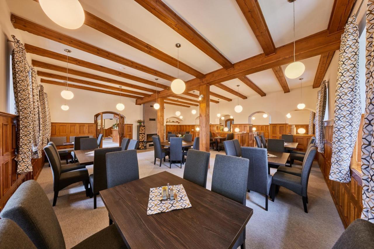 Hotel Auri Rudník Екстериор снимка
