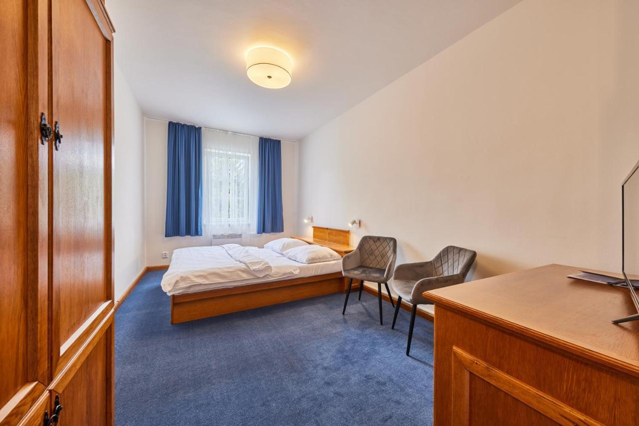 Hotel Auri Rudník Екстериор снимка