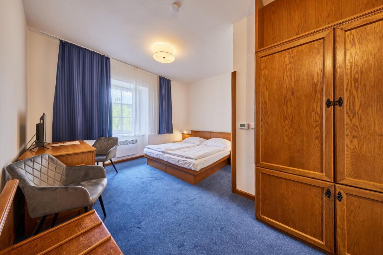 Hotel Auri Rudník Екстериор снимка