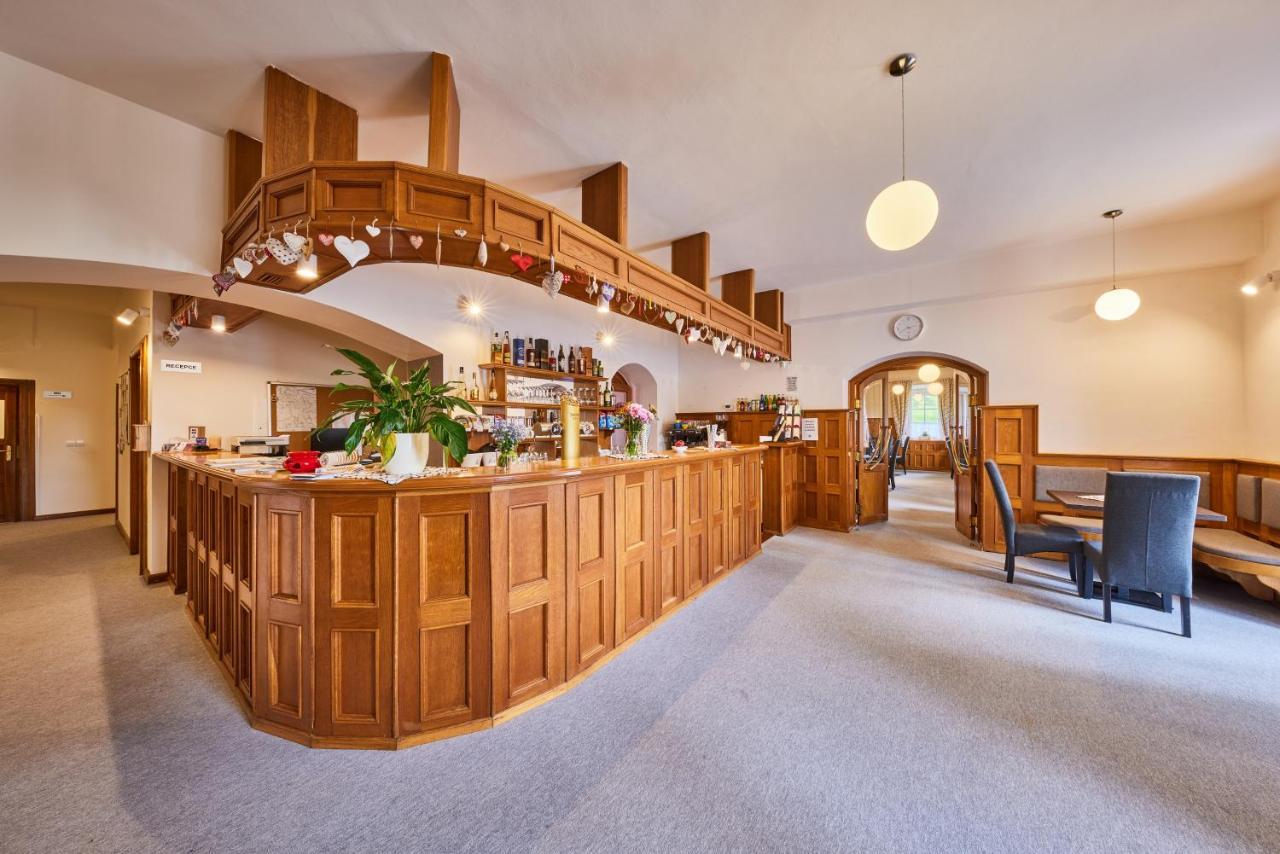 Hotel Auri Rudník Екстериор снимка