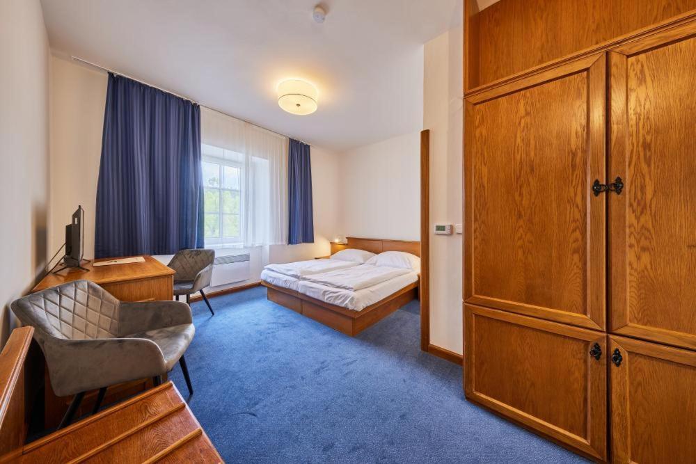 Hotel Auri Rudník Екстериор снимка